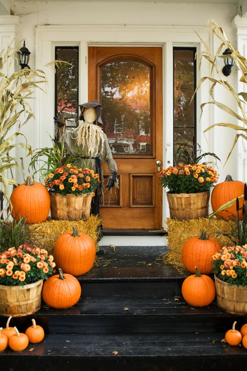 9 Bewitching Door Decor Ideas to Enchant Your Halloween Visitors